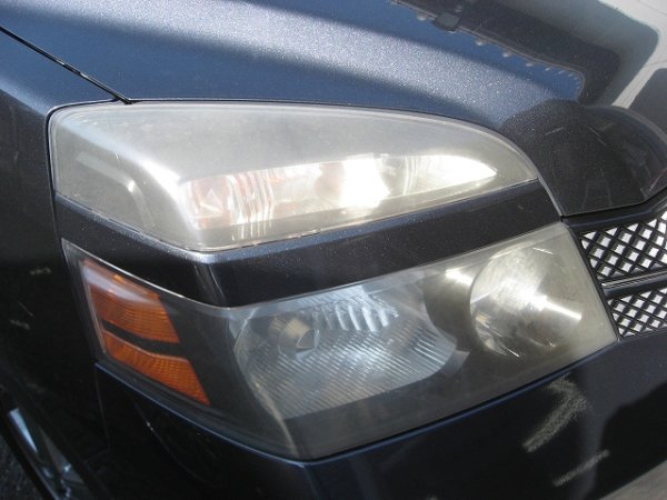 画像3: ■施工例■　トヨタ　ヴォクシー　ヘッドライト劣化・黄ばみ除去＋コーティング