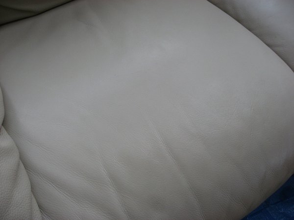 画像4: ２人掛け本革ソファのクリーニング及び劣化による色あせ、傷の補修（塗装仕上げ）