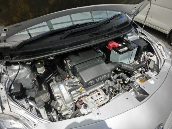 画像5: 平成１７年式　トヨタ　ベルタ１．３G　ＡＴ・フル装備・スマートキー・プッシュスタート・ＥＴＣ　