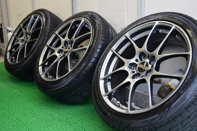 画像2: ■基本料金１５，０００円〜　■施工例■　スバルＢＲ－Ｚ　社外アルミ（ＢＢＳ１７インチ・ハイパーブラック）ガリ傷補修　福岡市近郊でアルミホイールの塗装修理・修正をお考えの方はオートエージェンシーまで