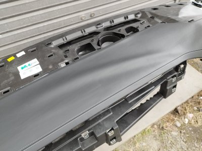 画像1: ■基本料金　応相談　■施工例■　アウディＡ７　本革ダッシュボード表皮の張替え　福岡市近郊で輸入高級車のダッシュボード表皮の縮み等にお悩みの方はオートエージェンシーまで