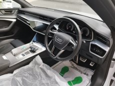 ドアパネル等の素材と見比べても違和感ありません